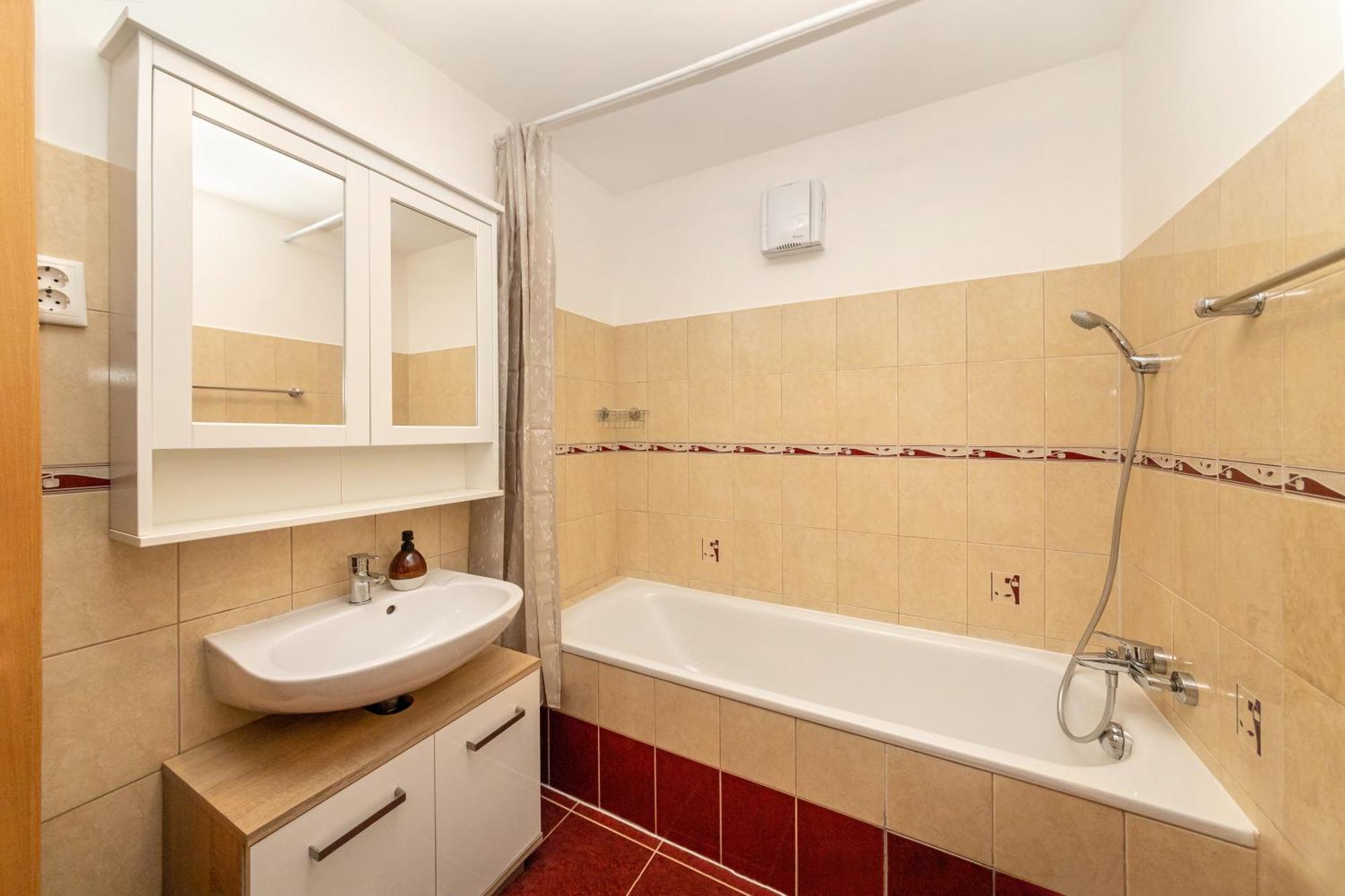 Center Budget Apartment Inside Free Parking Self Check-In Free Streaming Ac Balcony Budapeszt Zewnętrze zdjęcie
